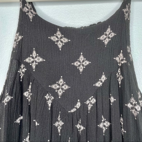 3/$25 Aeropostale Black Diamond Racerback Rayon Cropped Swing Tank Women’s Small - Picture 4 of 11